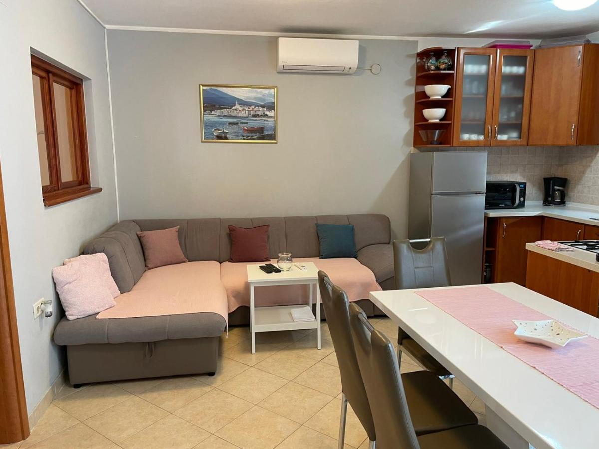 Ana Apartment Кострена Екстериор снимка