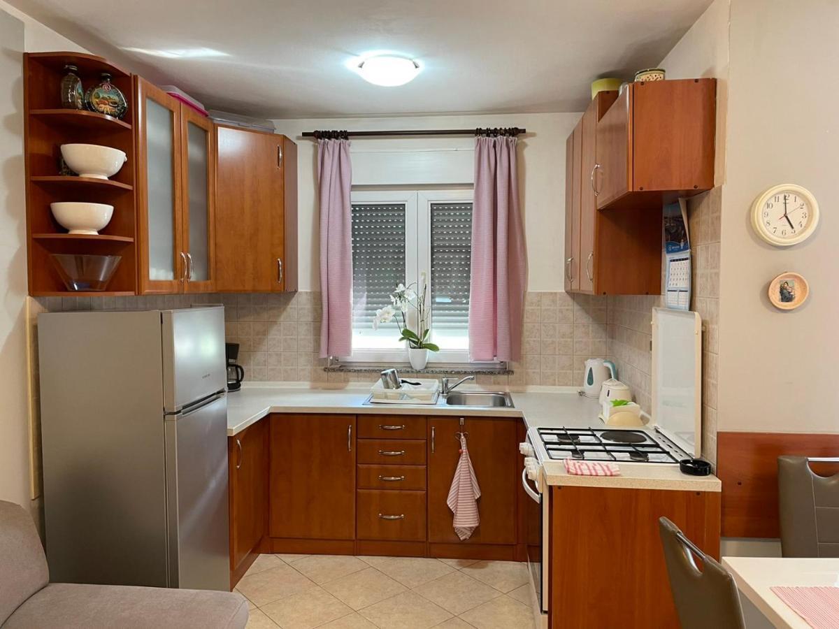 Ana Apartment Кострена Екстериор снимка