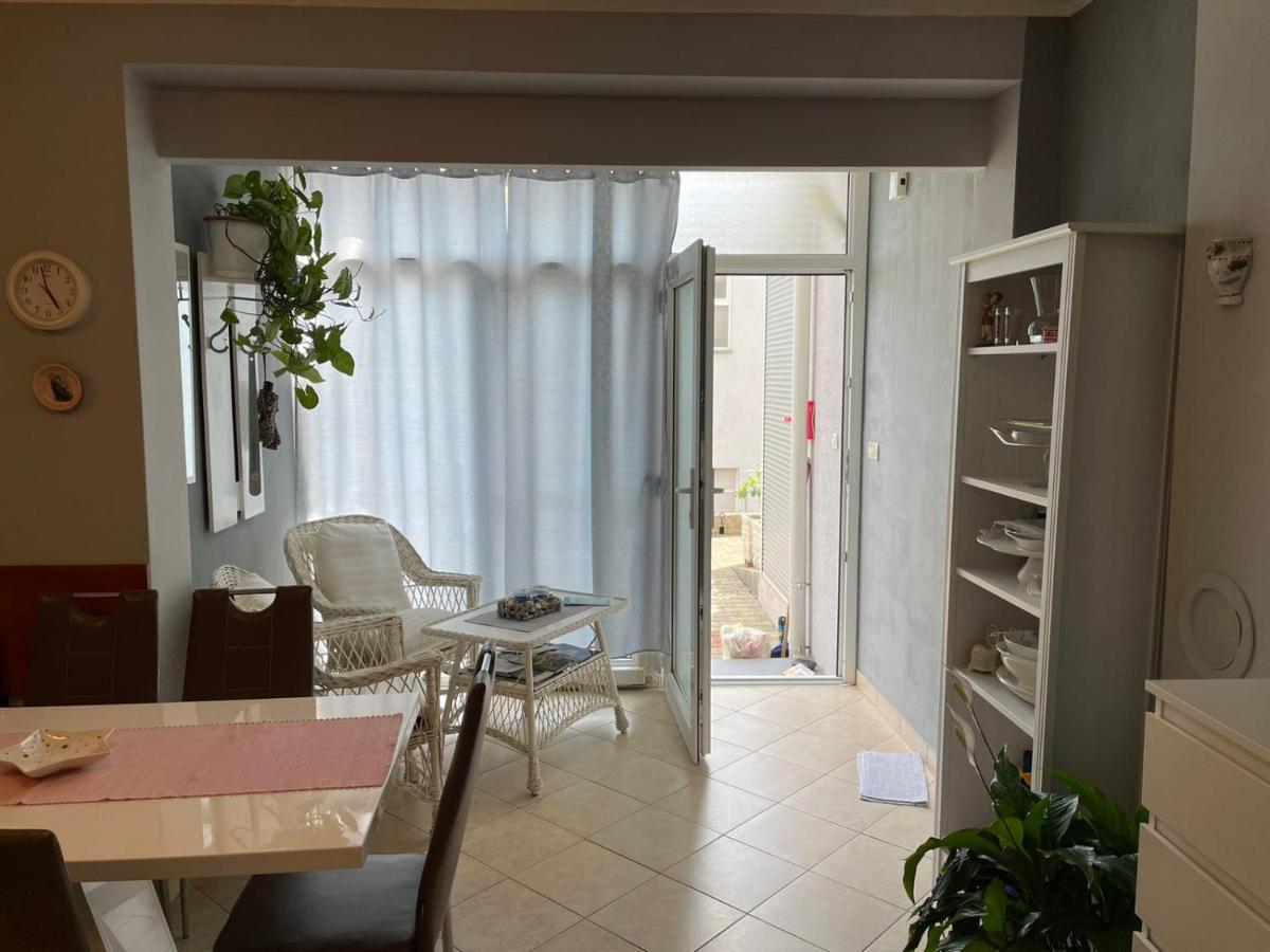 Ana Apartment Кострена Екстериор снимка