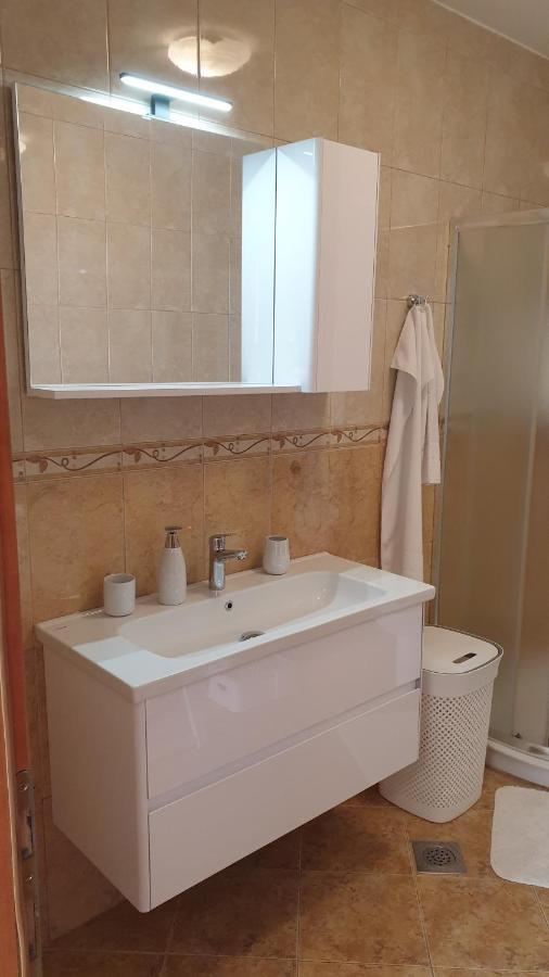 Ana Apartment Кострена Екстериор снимка