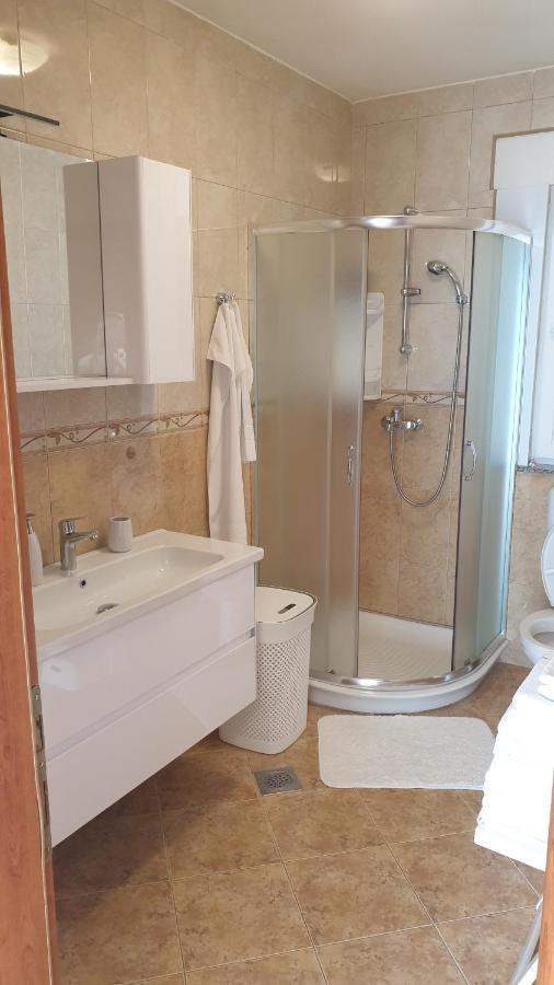 Ana Apartment Кострена Екстериор снимка
