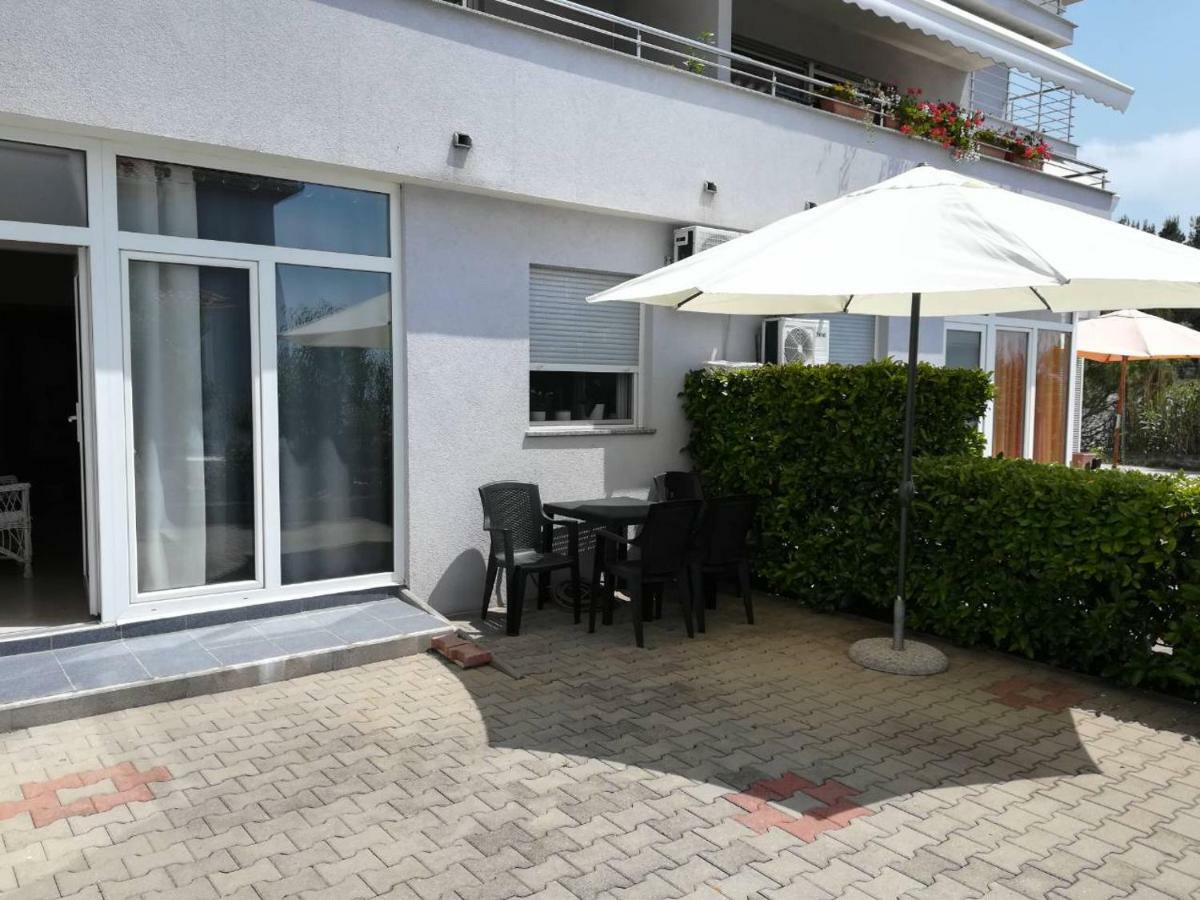 Ana Apartment Кострена Екстериор снимка