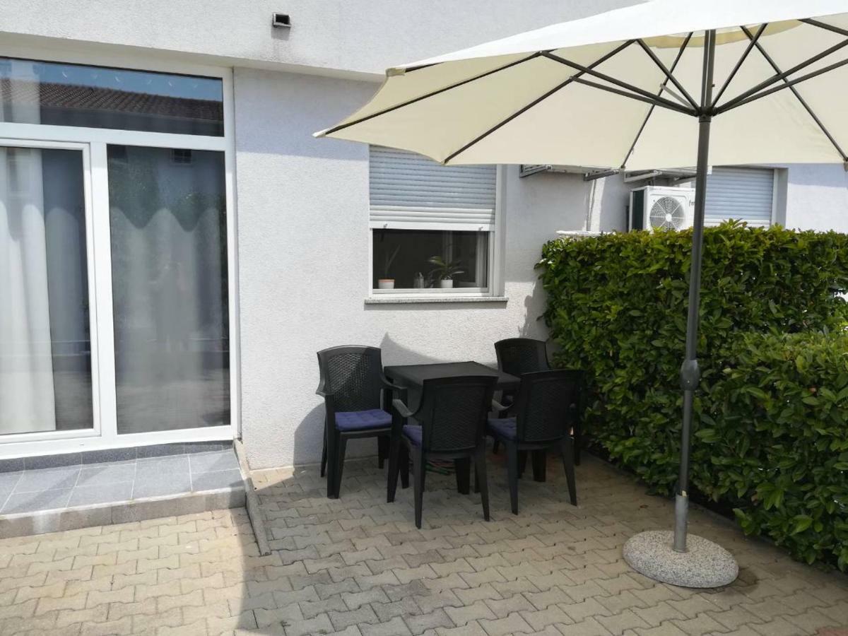 Ana Apartment Кострена Екстериор снимка
